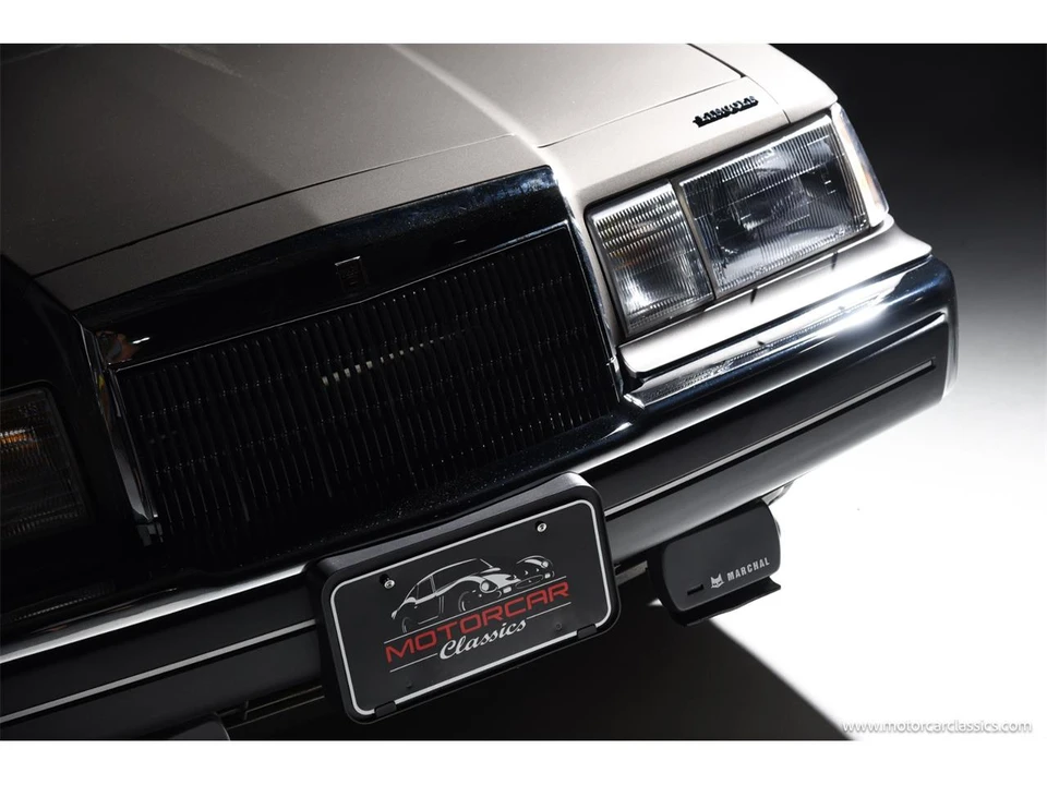 1988 Lincoln Continental Mark VII - Image 22 of 31
