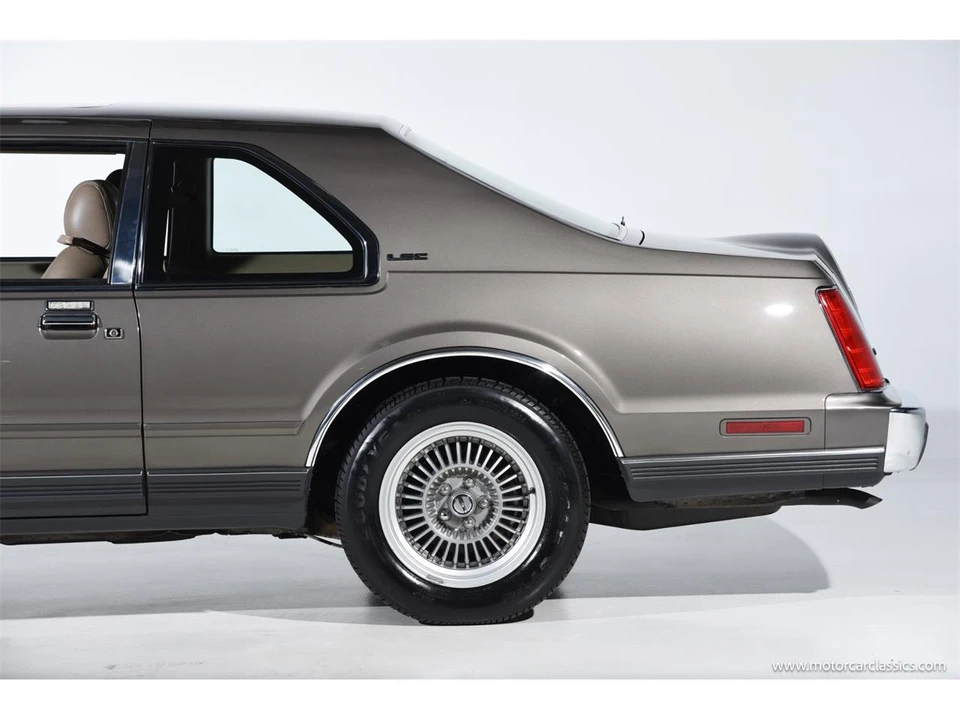 1988 Lincoln Continental Mark VII - Image 16 of 31