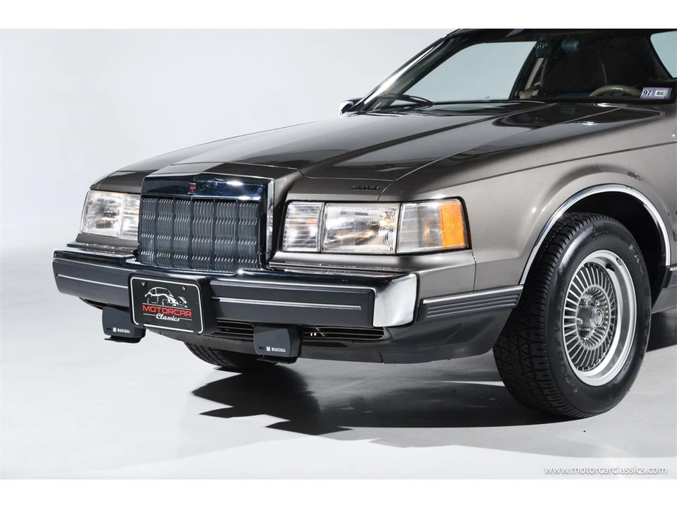1988 Lincoln Continental Mark VII - Image 20 of 31
