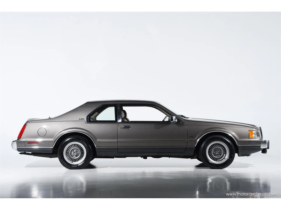 1988 Lincoln Continental Mark VII - Image 8 of 31