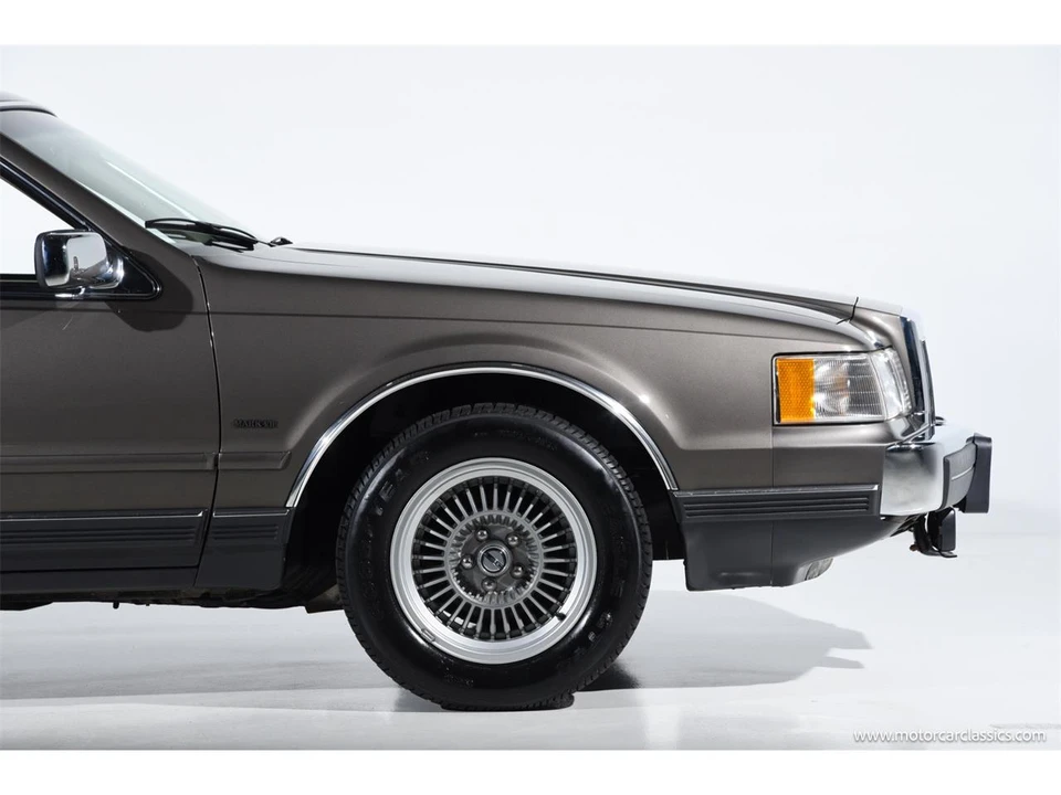 1988 Lincoln Continental Mark VII - Image 11 of 31