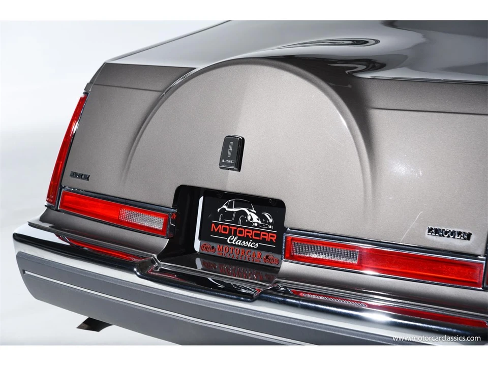 1988 Lincoln Continental Mark VII - Image 18 of 31