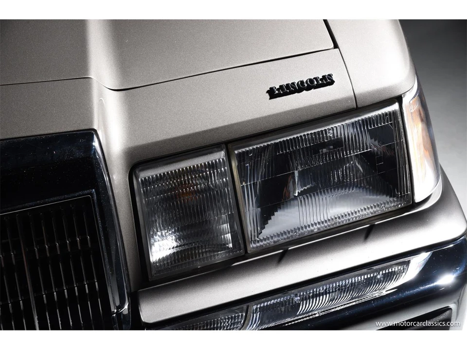 1988 Lincoln Continental Mark VII - Image 21 of 31