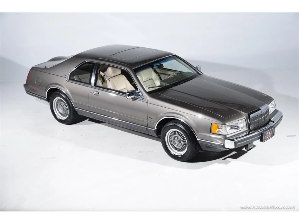 1988 Lincoln Continental Mark VII - Image 9 of 31