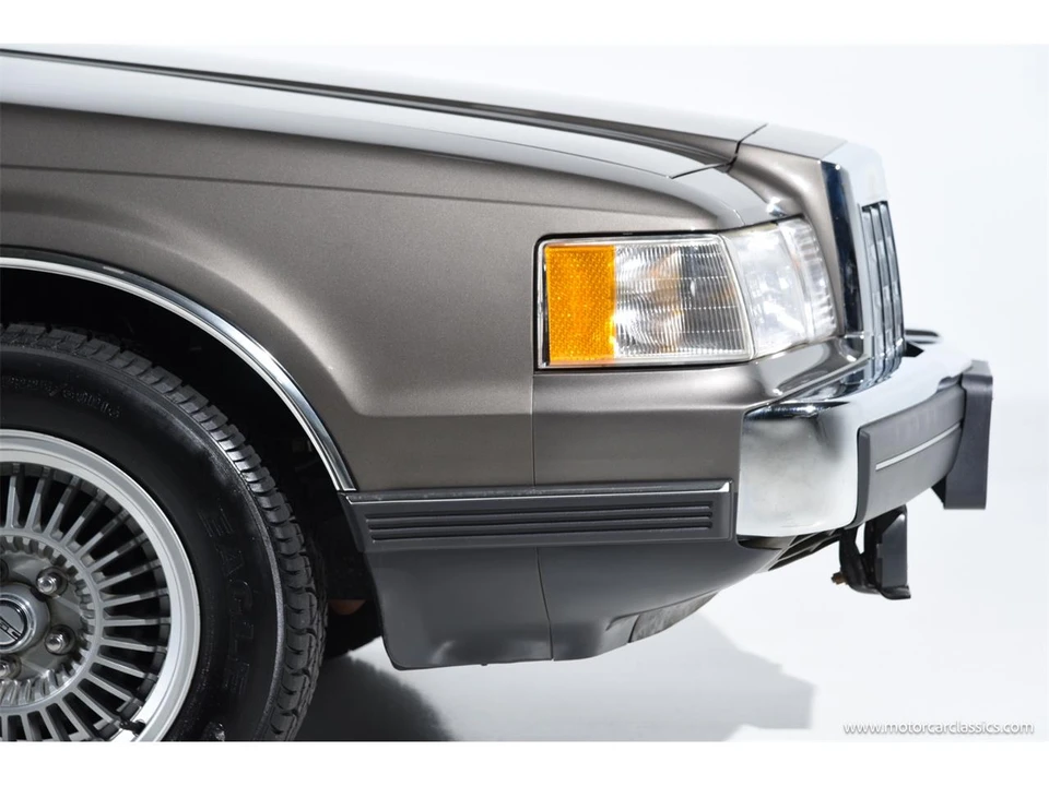 1988 Lincoln Continental Mark VII - Image 12 of 31