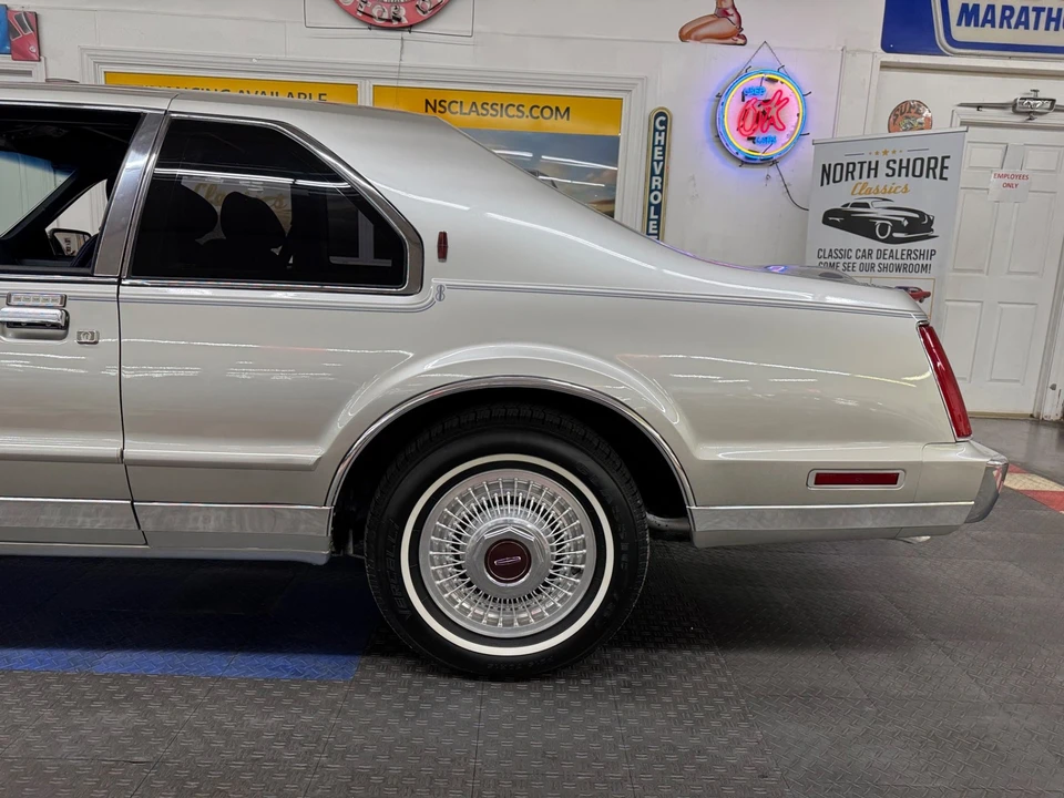 1988 Lincoln Continental Mark VII - Image 21 of 21