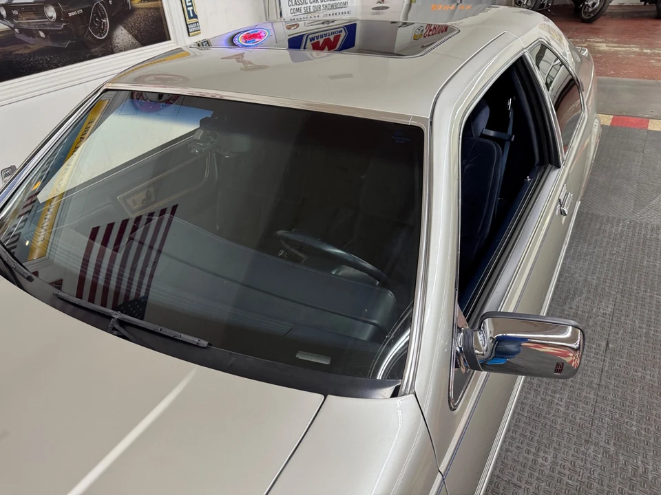 1988 Lincoln Continental Mark VII - Image 11 of 21