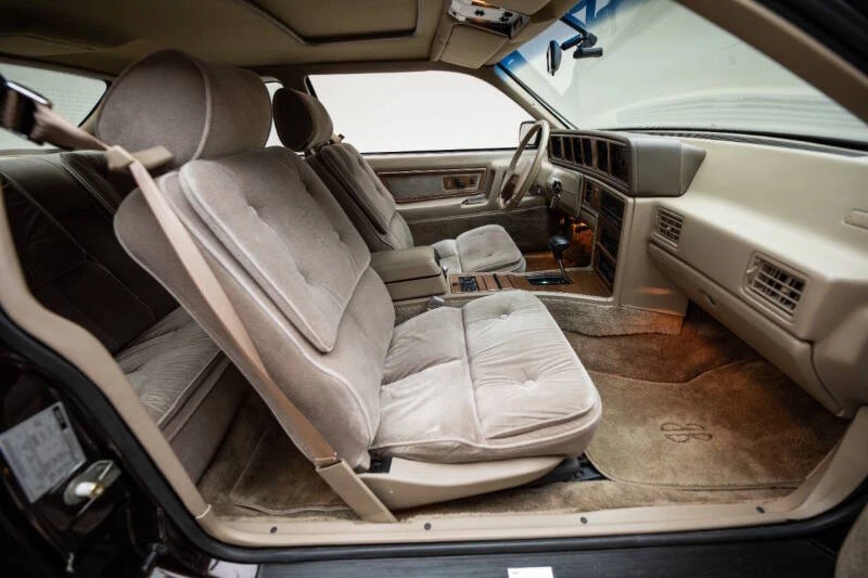 1988 Lincoln Continental Mark VII - Image 17 of 20