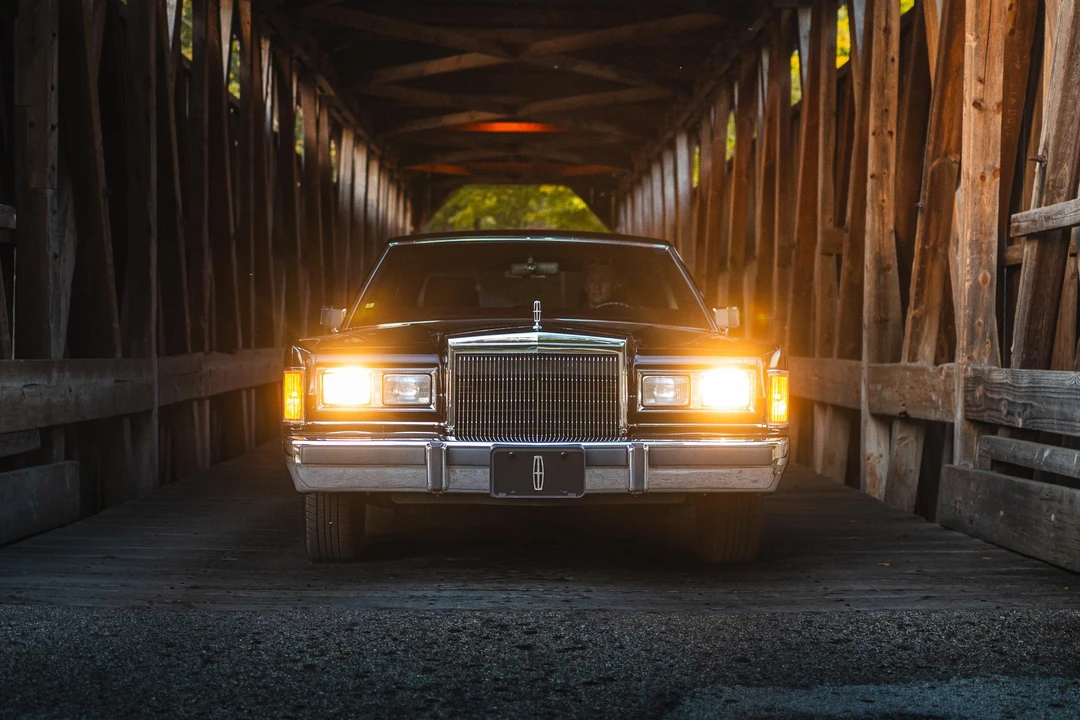 1988 Lincoln Town Car - Image 7 of 31