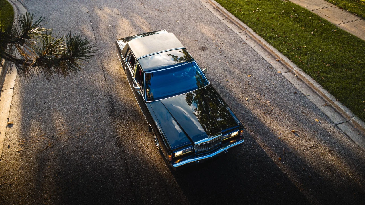 1988 Lincoln Town Car - Image 28 of 31