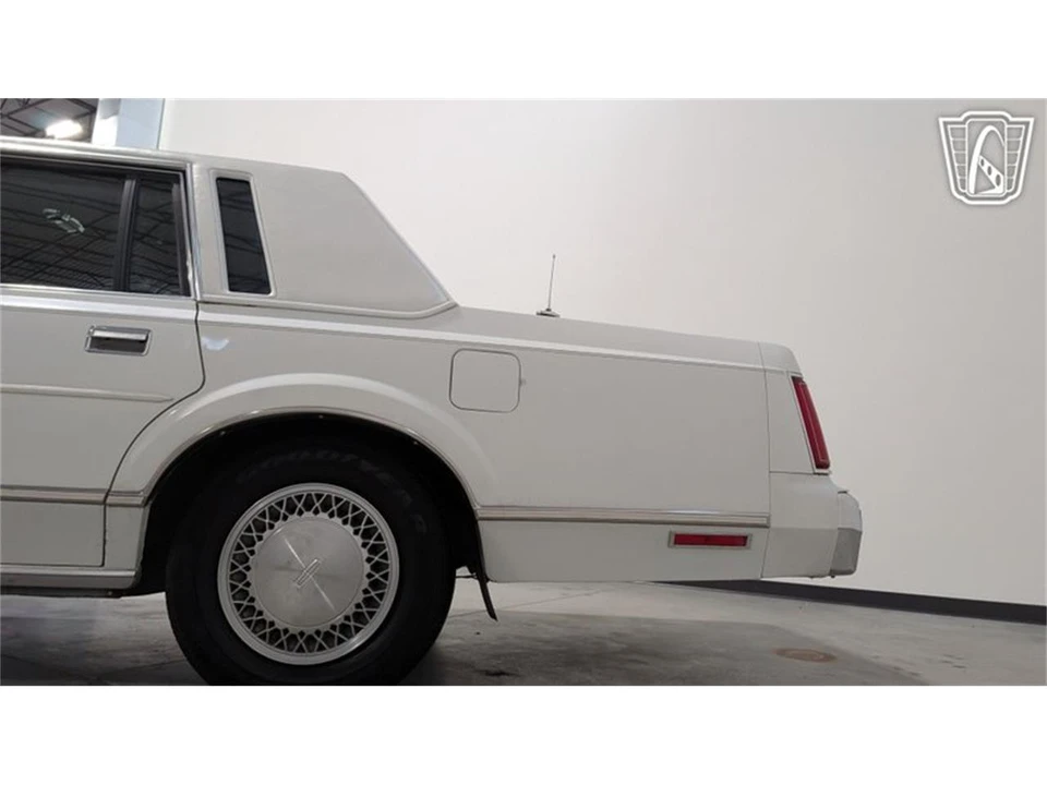 1988 Lincoln Town Car - Image 31 of 31