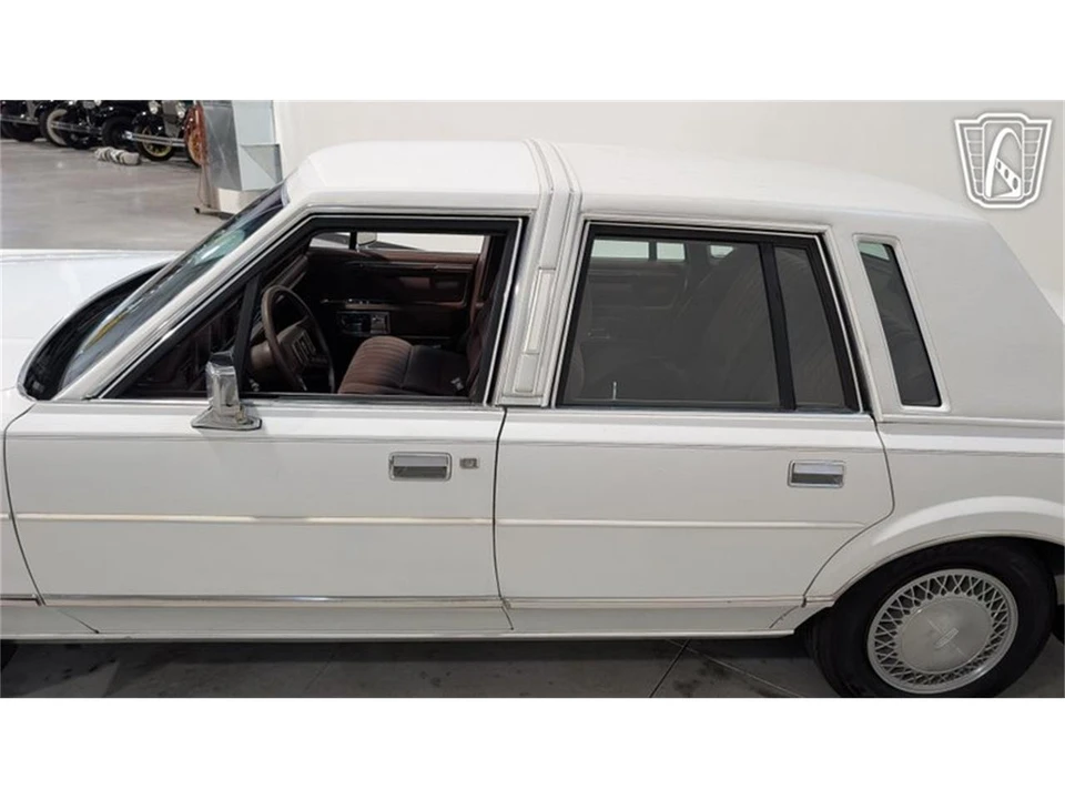 1988 Lincoln Town Car - Image 26 of 31