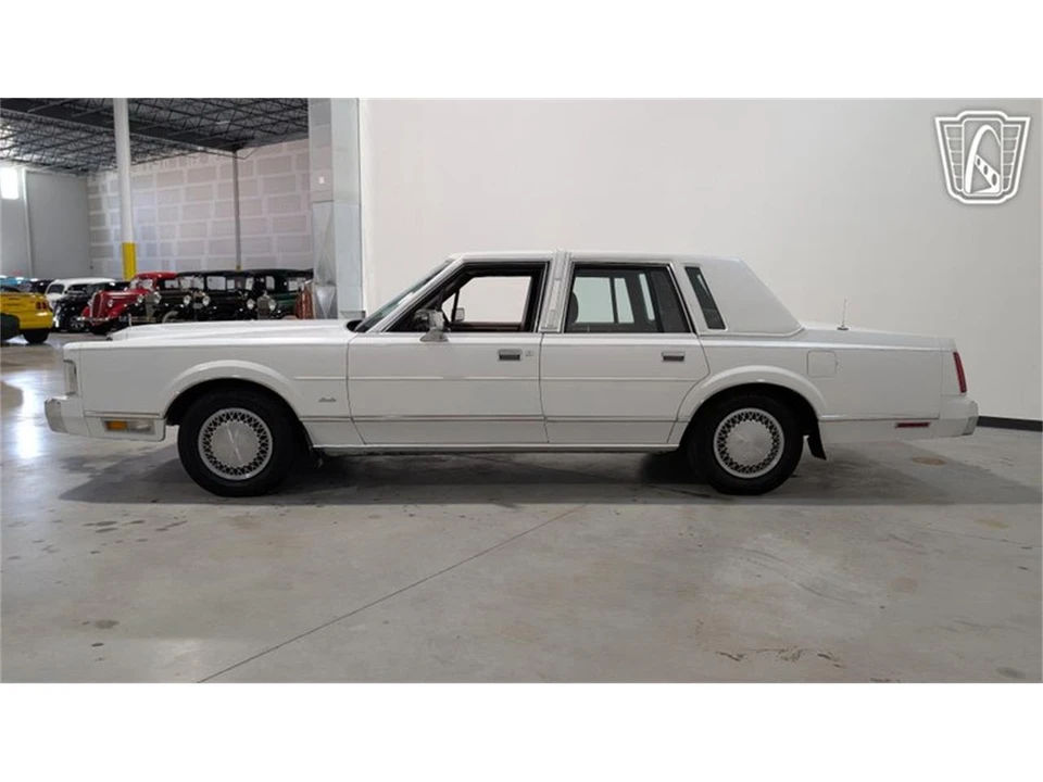1988 Lincoln Town Car - Image 6 of 31
