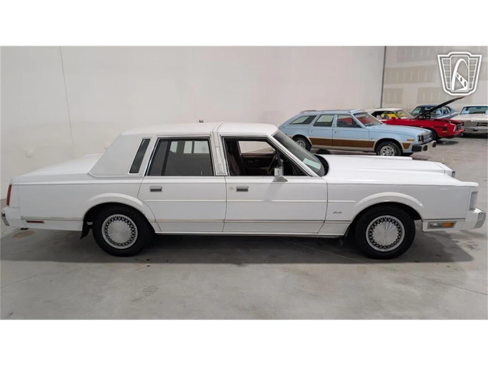 1988 Lincoln Town Car - Image 14 of 31