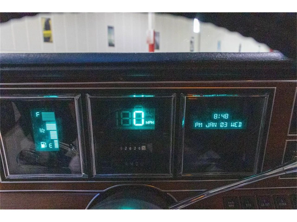 1988 Lincoln Town Car - Image 12 of 31