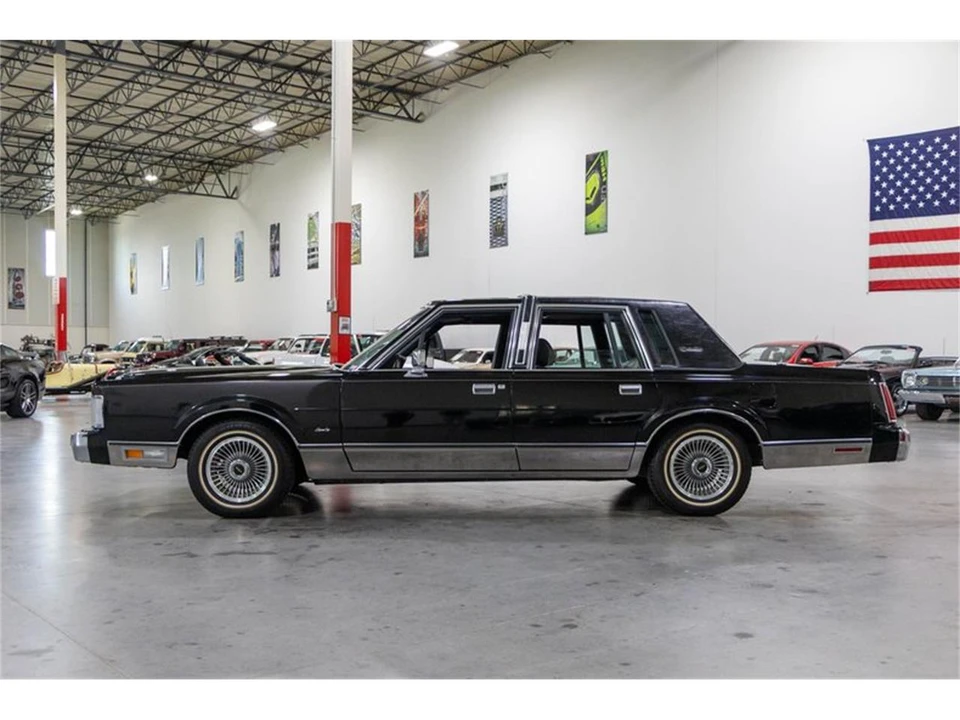 1988 Lincoln Town Car - Image 3 of 31