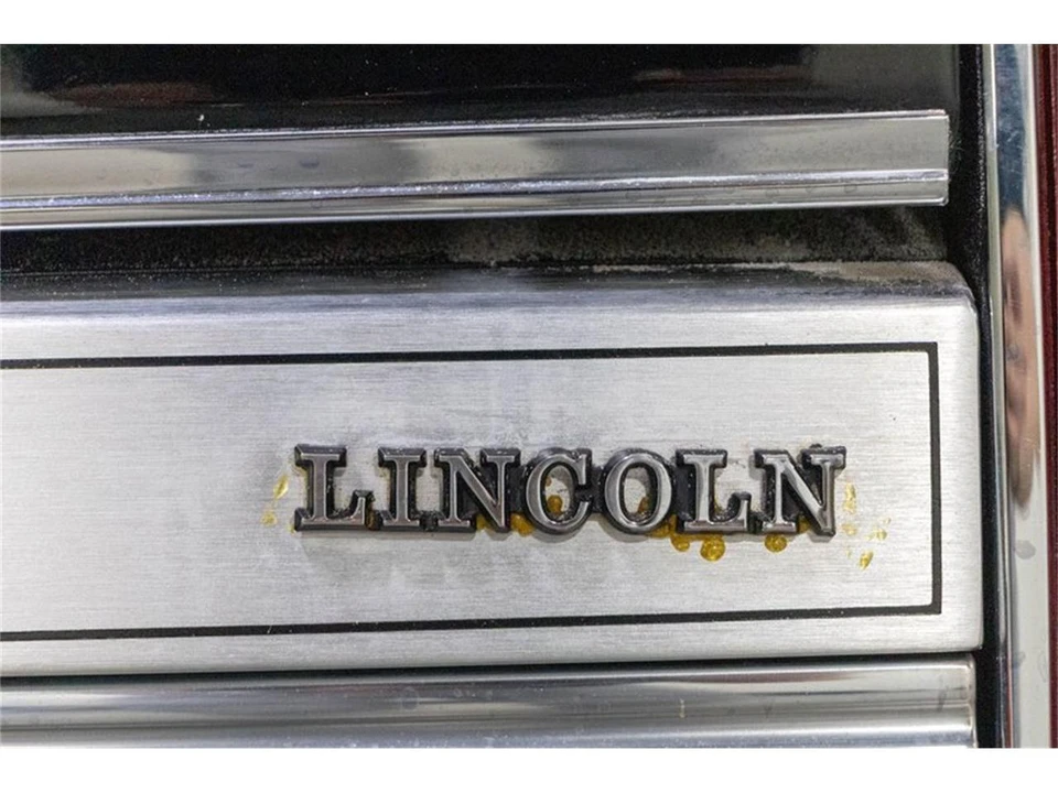 1988 Lincoln Town Car - Image 29 of 31