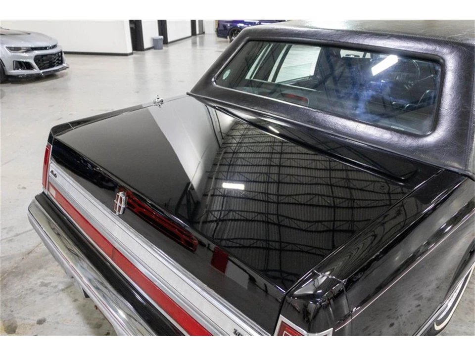 1988 Lincoln Town Car - Image 20 of 31