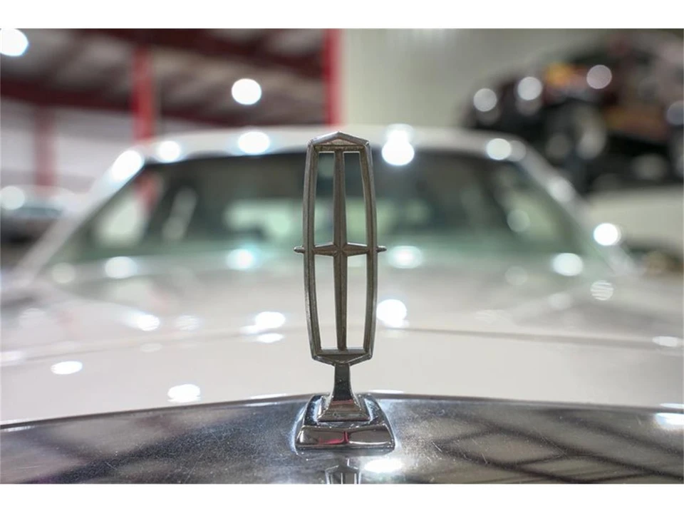 1988 Lincoln Town Car - Image 21 of 31