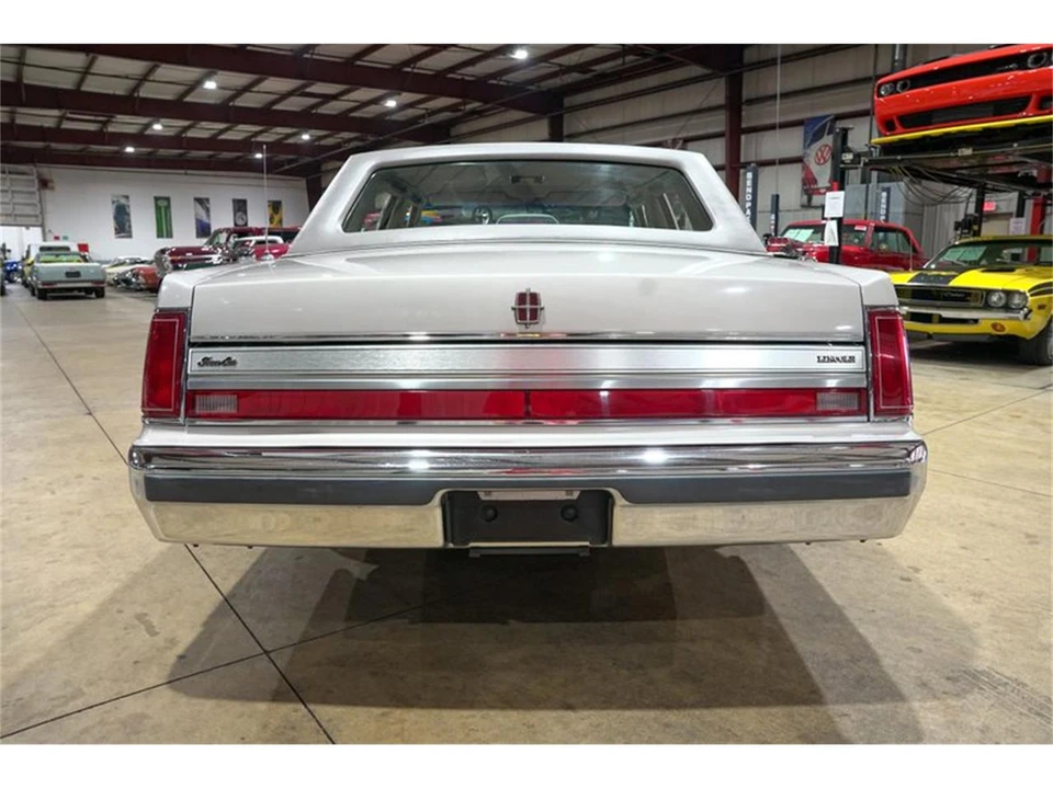 1988 Lincoln Town Car - Image 7 of 31