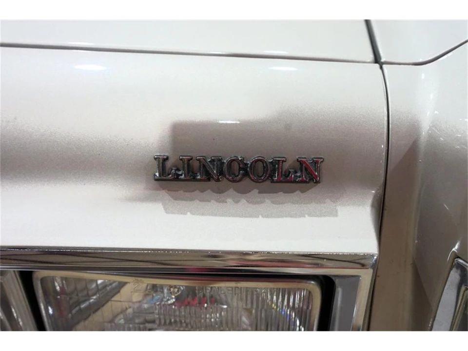 1988 Lincoln Town Car - Image 22 of 31