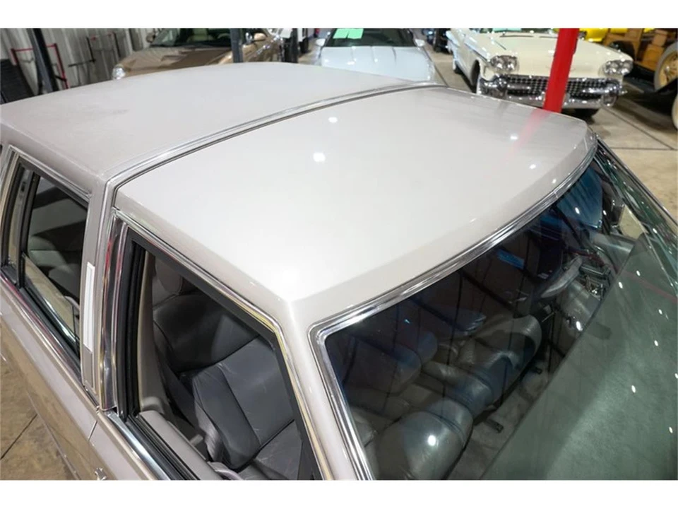 1988 Lincoln Town Car - Image 19 of 31