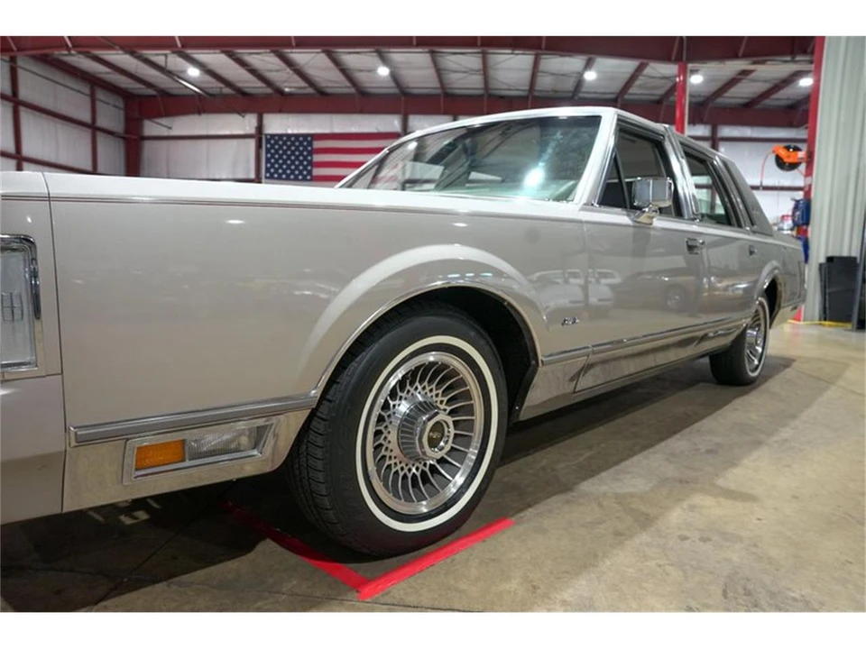 1988 Lincoln Town Car - Image 30 of 31