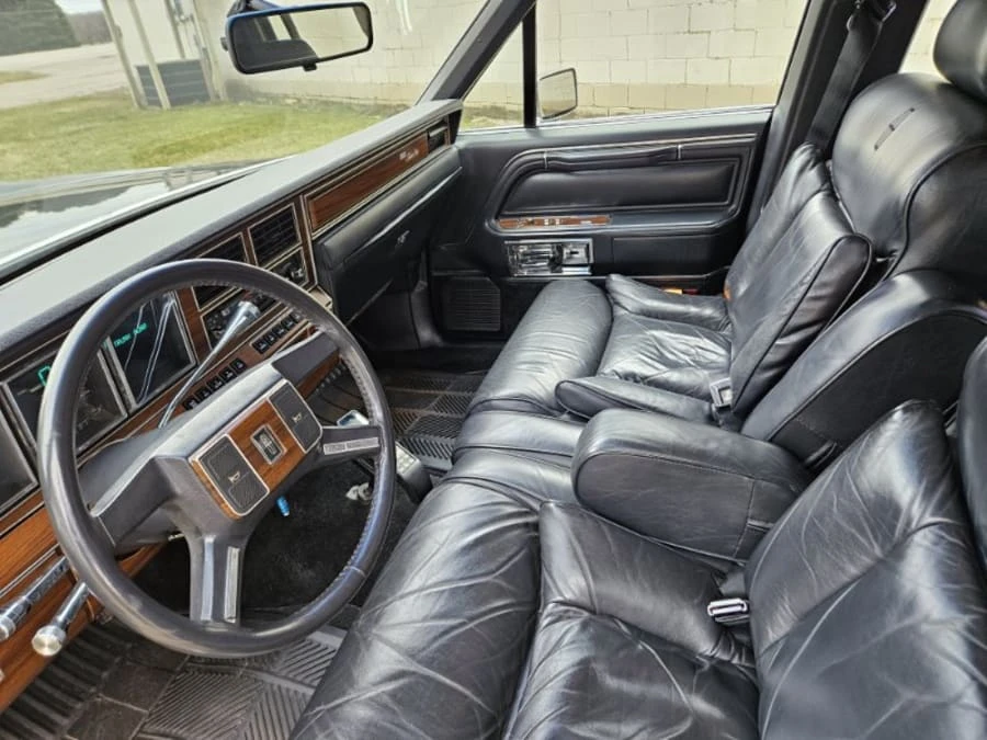 1988 Lincoln Town Car - Image 10 of 17