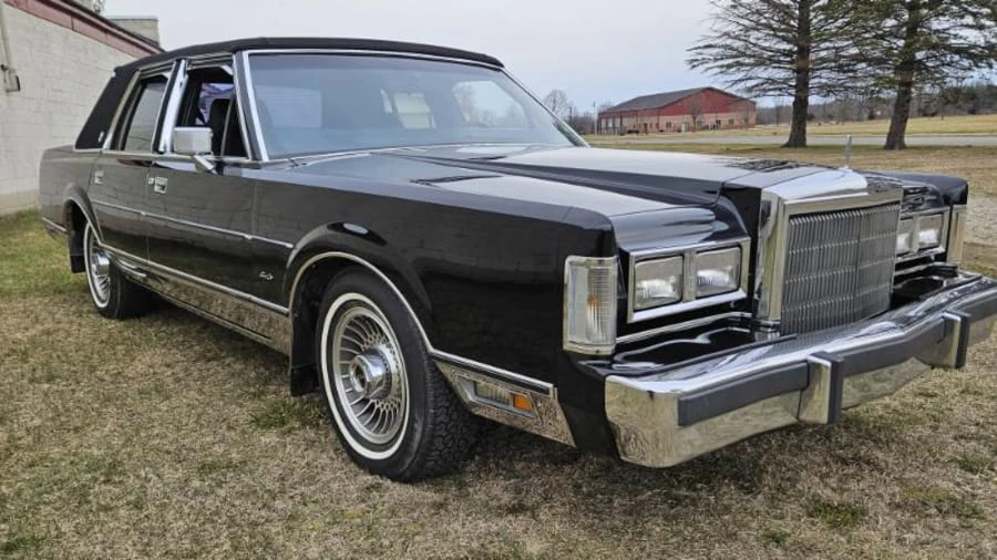 1988 Lincoln Town Car - Image 8 of 17