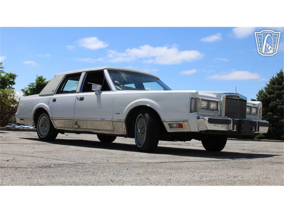 1988 Lincoln Town Car - Image 21 of 31