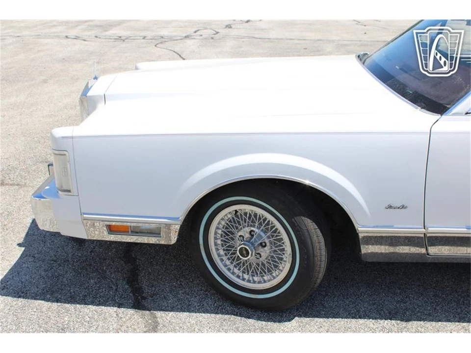 1988 Lincoln Town Car - Image 27 of 31