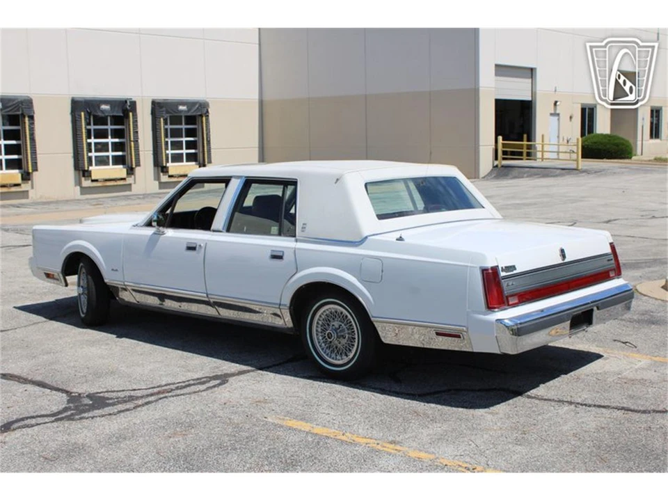 1988 Lincoln Town Car - Image 7 of 31