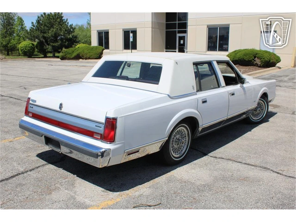 1988 Lincoln Town Car - Image 13 of 31
