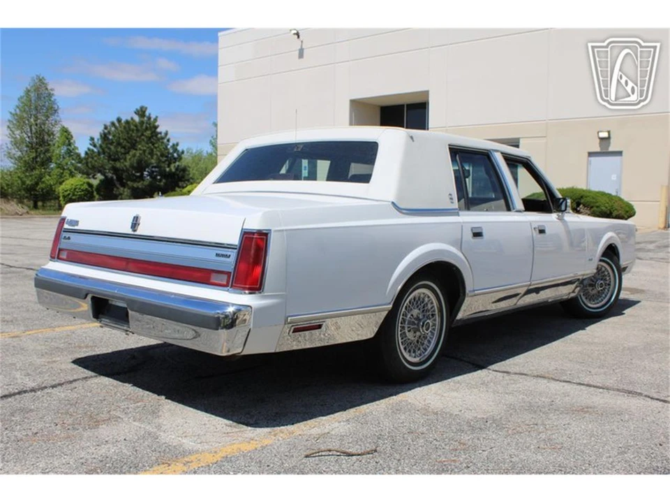 1988 Lincoln Town Car - Image 14 of 31