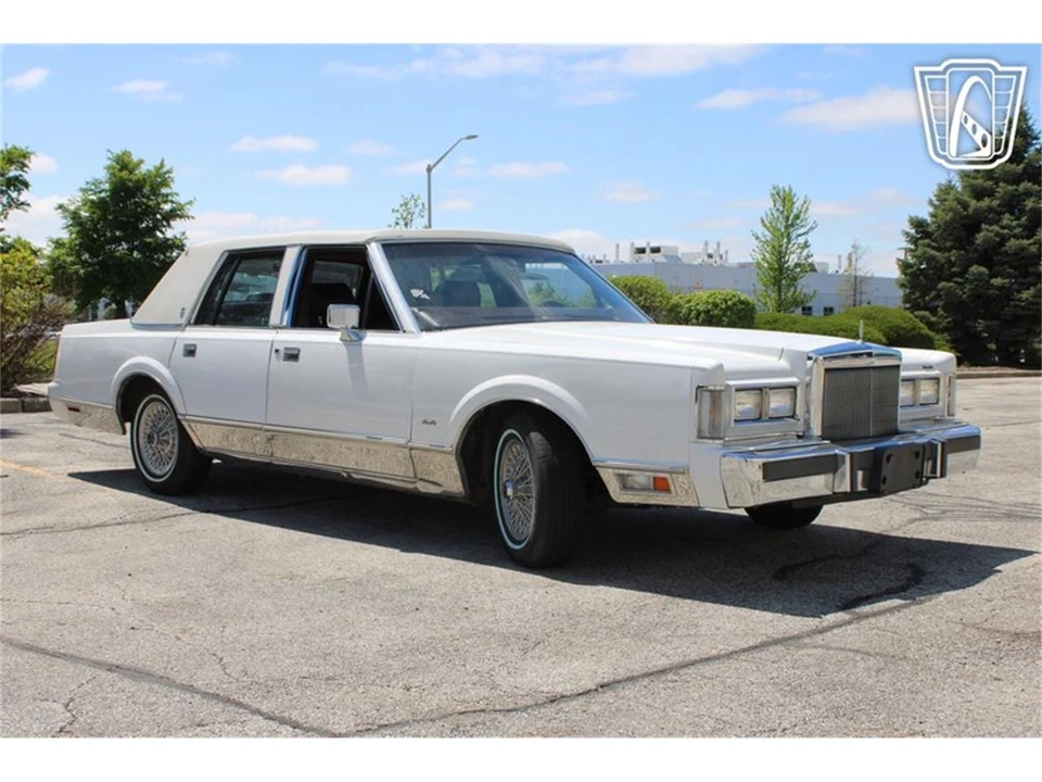1988 Lincoln Town Car - Image 20 of 31