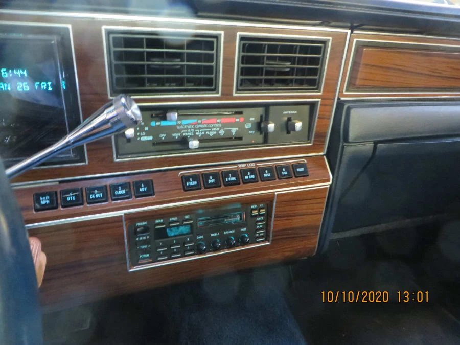 1988 Lincoln Town Car - Image 6 of 13