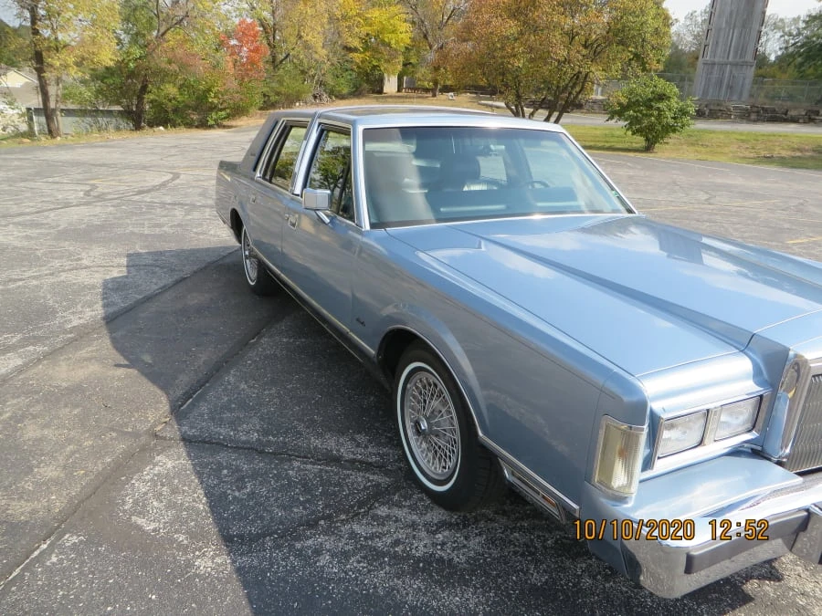 1988 Lincoln Town Car - Image 8 of 13