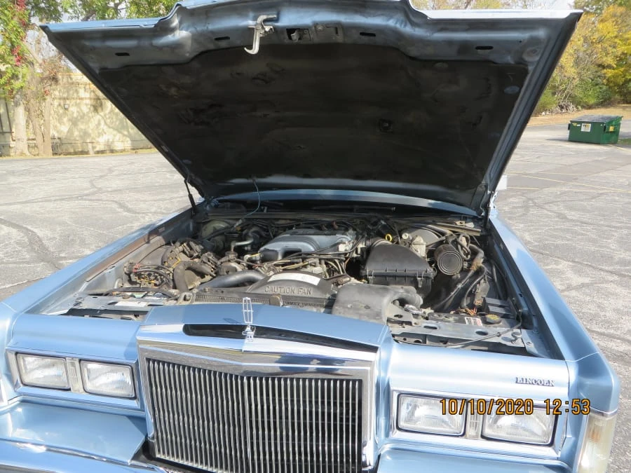 1988 Lincoln Town Car - Image 11 of 13
