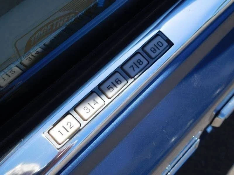 1988 Lincoln Town Car - Image 12 of 21
