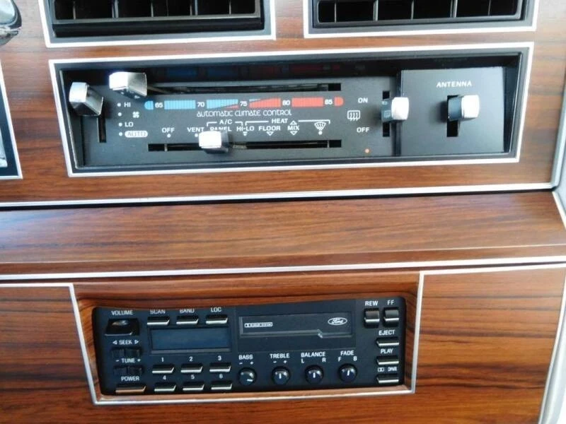 1988 Lincoln Town Car - Image 19 of 21