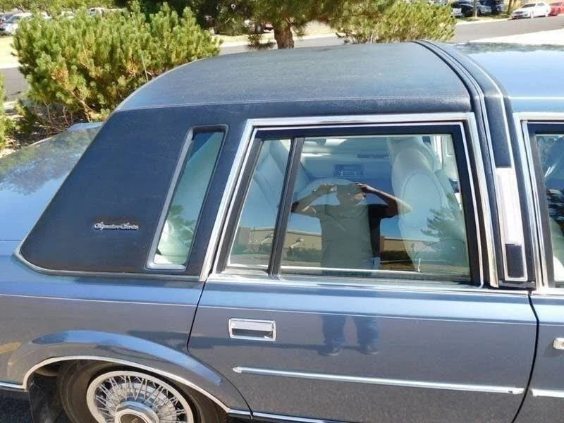 1988 Lincoln Town Car - Image 8 of 21