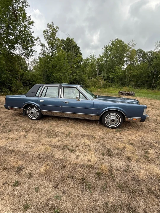 1988 Lincoln Town Car - Image 4 of 21