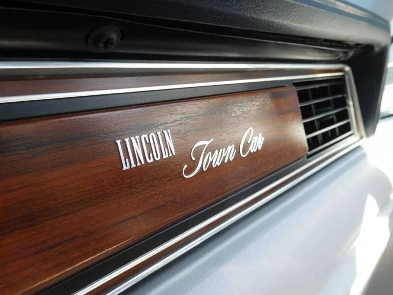 1988 Lincoln Town Car - Image 20 of 21