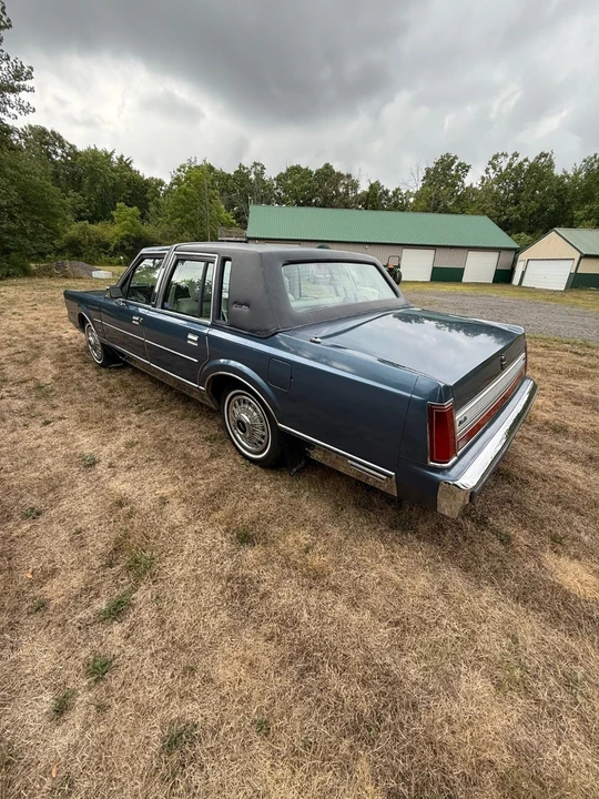 1988 Lincoln Town Car - Image 2 of 21