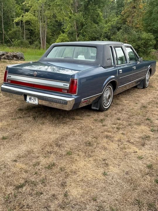 1988 Lincoln Town Car - Image 3 of 21