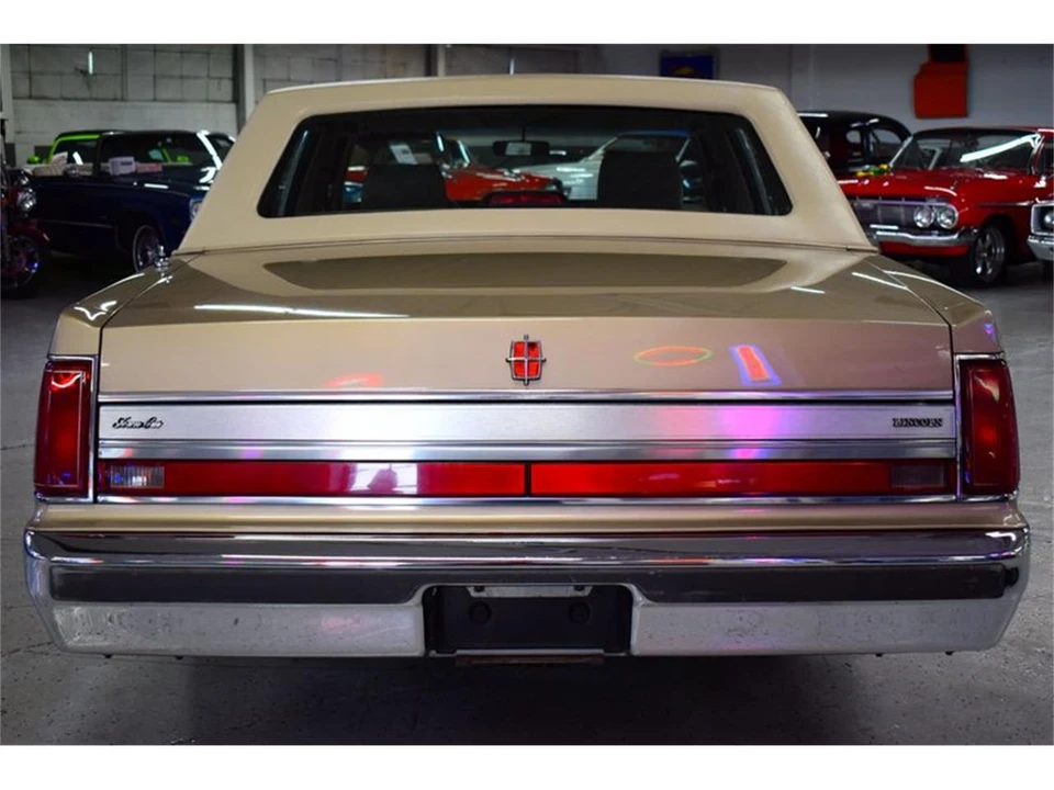 1988 Lincoln Town Car - Image 12 of 31