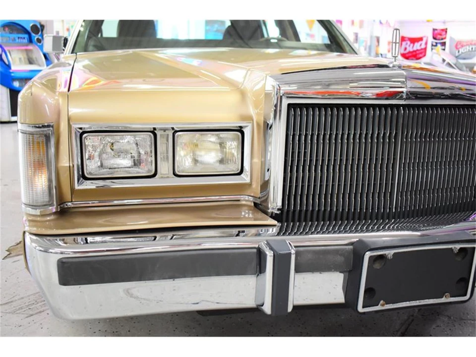 1988 Lincoln Town Car - Image 29 of 31