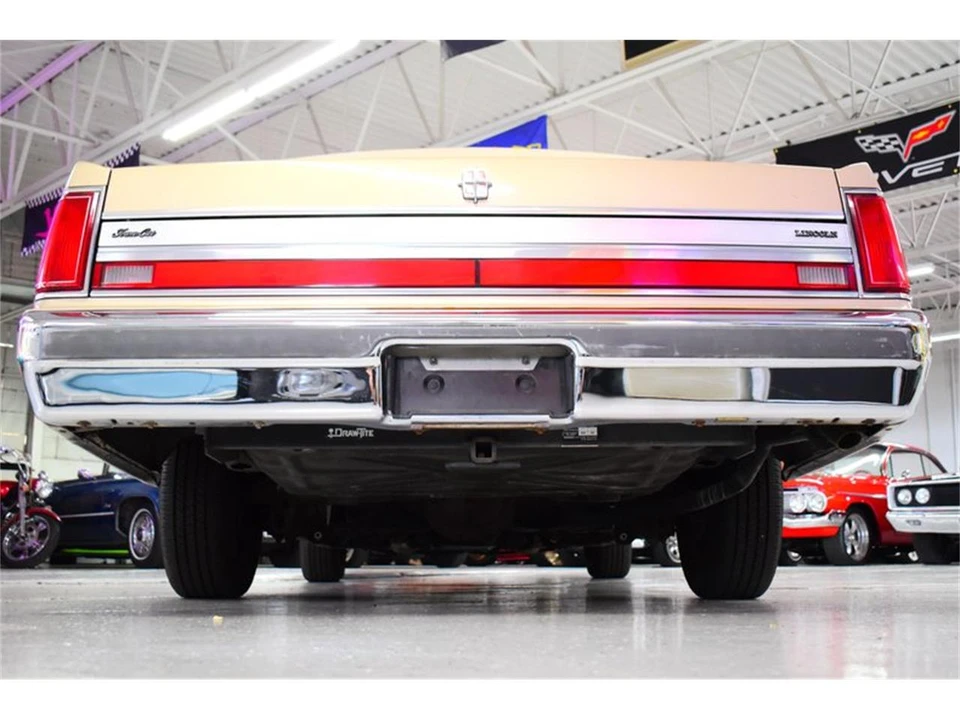 1988 Lincoln Town Car - Image 14 of 31