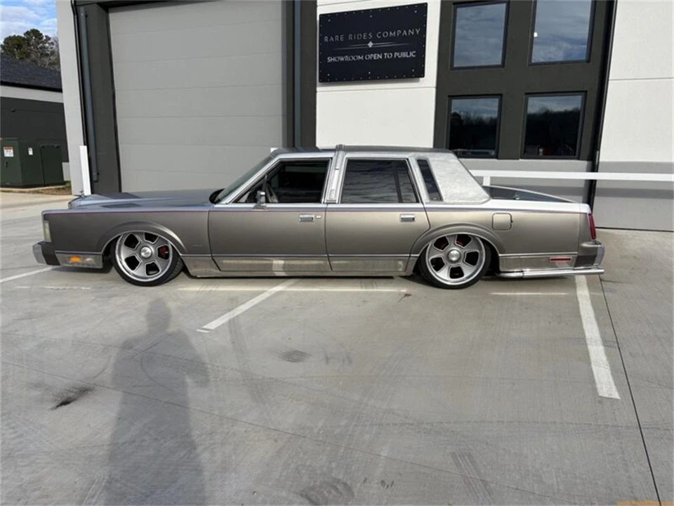 1988 Lincoln Town Car - Image 18 of 31