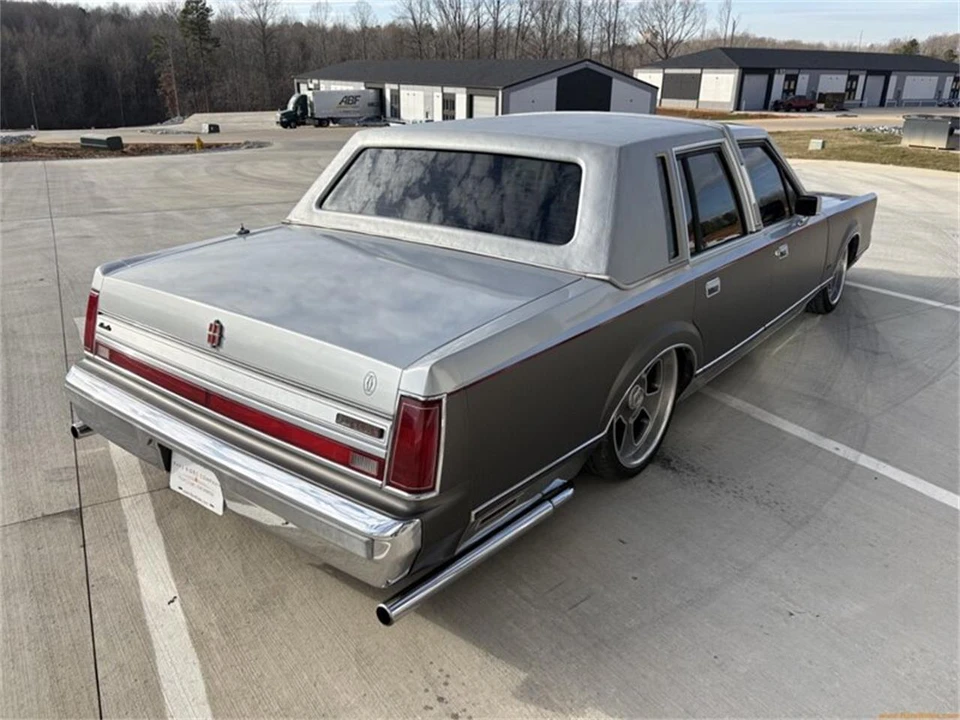 1988 Lincoln Town Car - Image 4 of 31